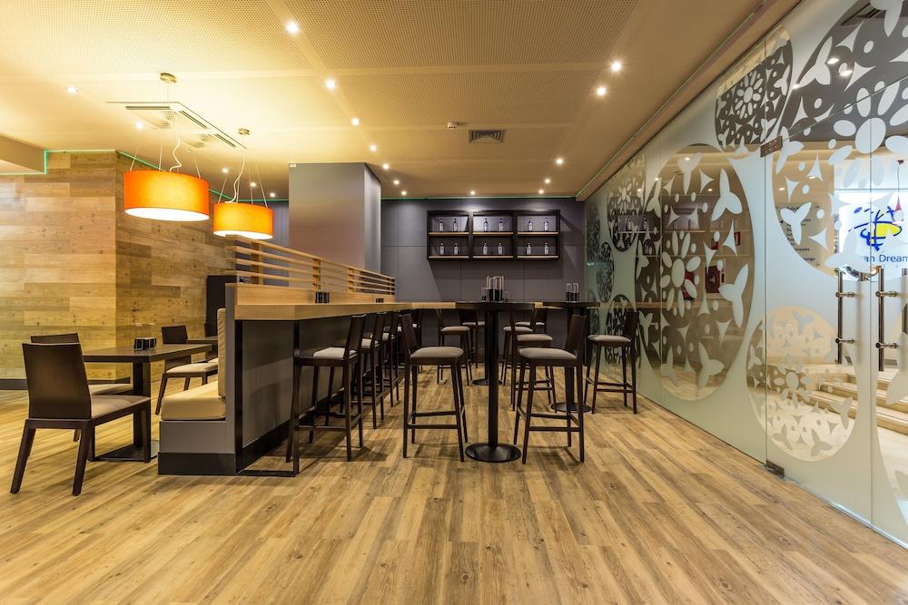 Dwo Urban Granada Hotel Exterior photo